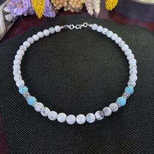 NWOT - Natural Faceted White and Blue Howlite Turquoise Beaded Unisex Necklace